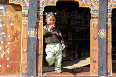 Bhutan Reise kleines Mädchen